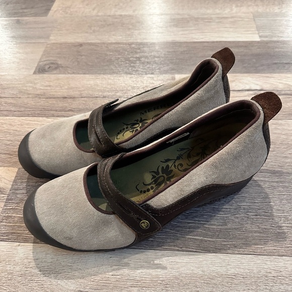Merrell Brown and Tan Flats Comfortable Slip-On Loafers - Picture 1 of 5